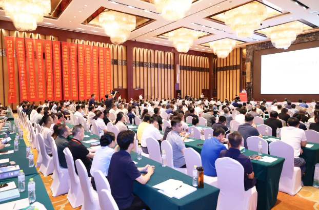 西牛皮防水亮相2025山東造紙產(chǎn)業(yè)“四新”技術(shù)交流及推廣會(huì)議，全場景防水防護(hù)方案引關(guān)注